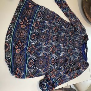 Unique pattern loose fitting